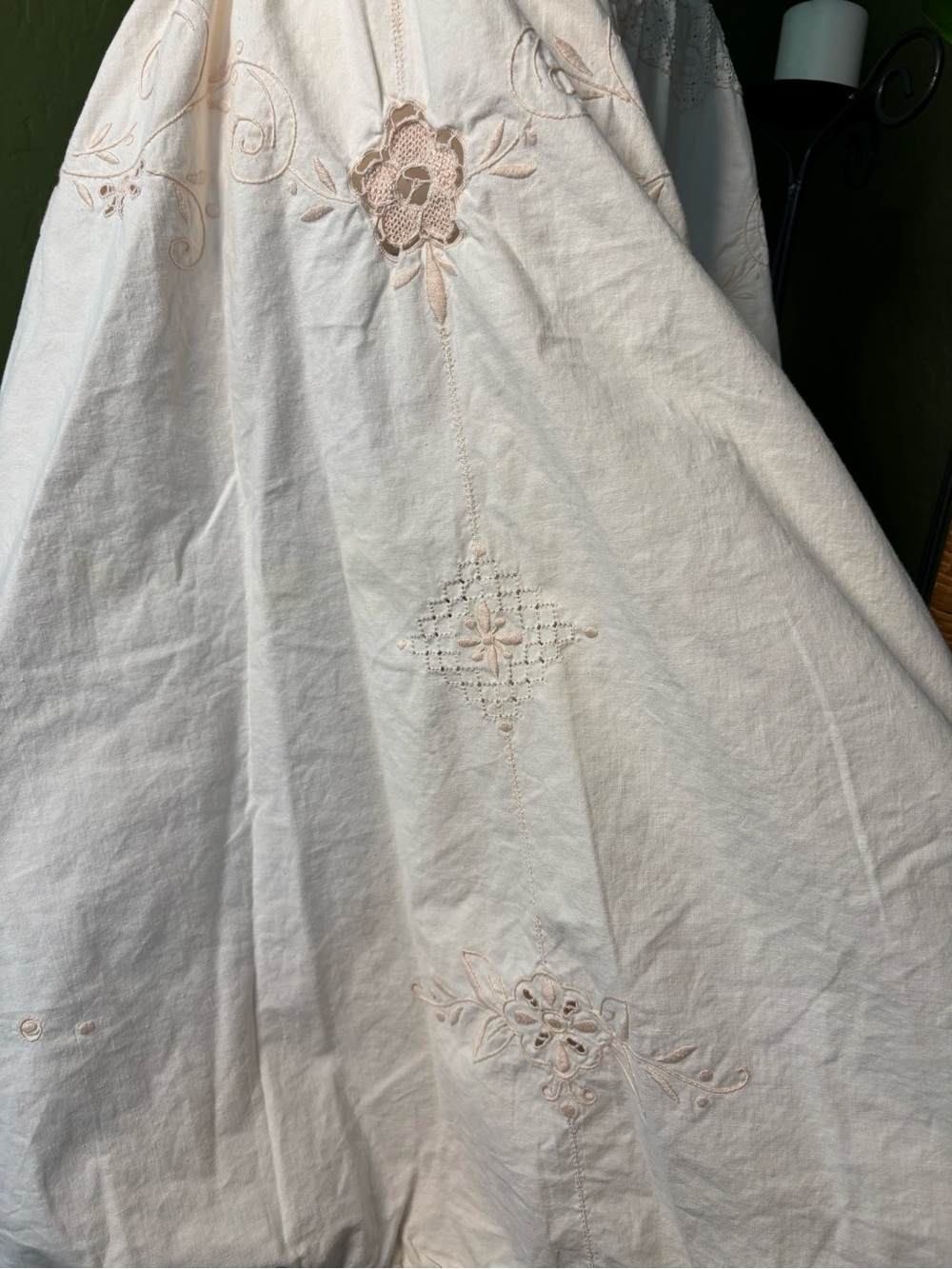 Handmade Vintage Tablecloth Women's Cream Floral Embroidered Midi Circle Skirt - Picture 2 of 5